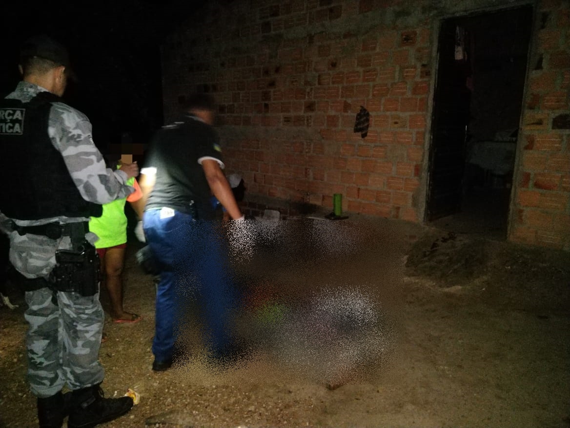 Criminosos encapuzados invadem casa e matam homem a tiros