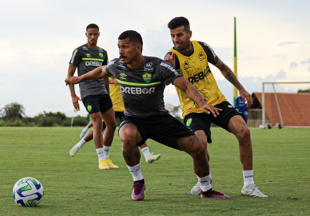 Cuiabá consegue empate no primeiro tempo, mas expulsão define vitória do  Palmeiras; veja como foi :: Notícias de MT