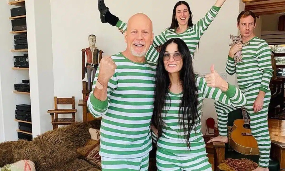 Demi Moore decide morar com o ex-marido Bruce Willis para ajudar família a lidar com doença