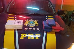 Entorpecentes encontrados no ônibus (Foto: Divulgação / PRF)
