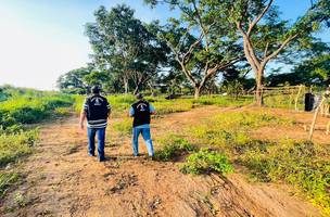 Fiscalização da prefeitura flagra ocupação irregular na zona Sul de Teresina (Foto: PMT/Divulgação)