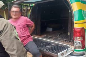 Homem preso por tentativa de feminicídio (Foto: Divulgação/ PM-PI)