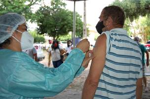 Idosos de 60 anos e mais podem receber a vacina bivalente a partir de segunda (27) (Foto: Divulgação)