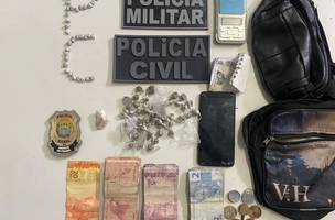 Itens encontrados em posse do adolescente (Foto: Reprodução)