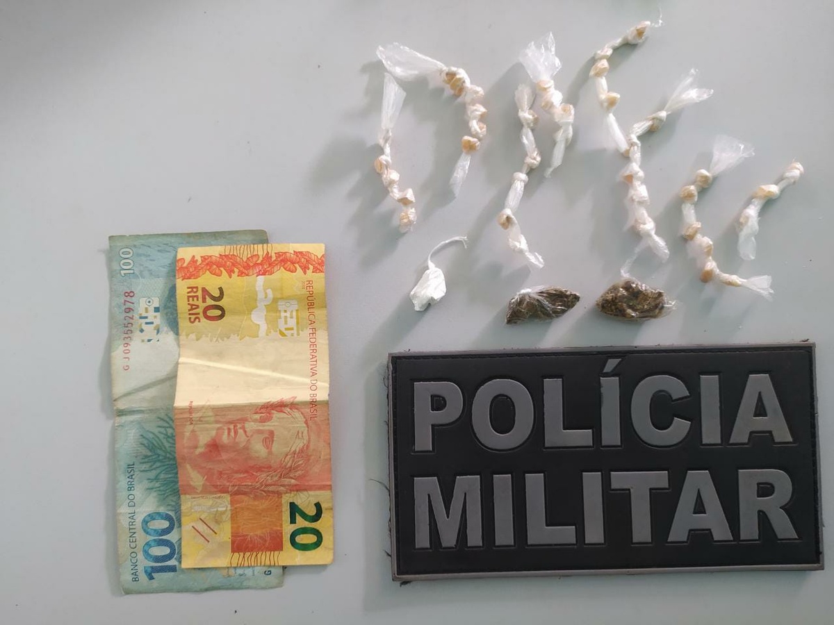 Materiais apreendidos durante a abordagem da polícia