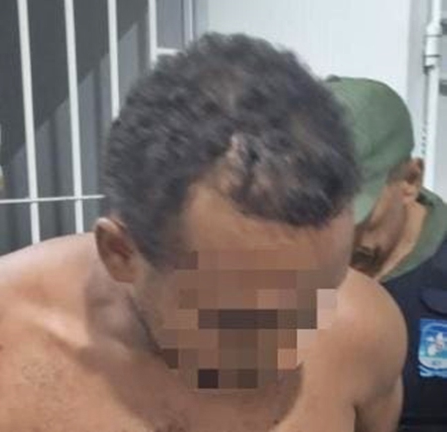 O homem chegou a fugir do local, mas foi encontrado pela polícia.