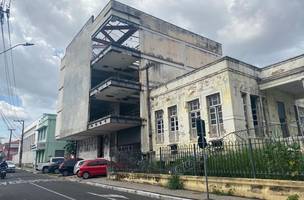 O palacete onde funcionou o TCE, na esquina das ruas 7 de Setembro e Álvaro Mendes (Foto: Divulgação)