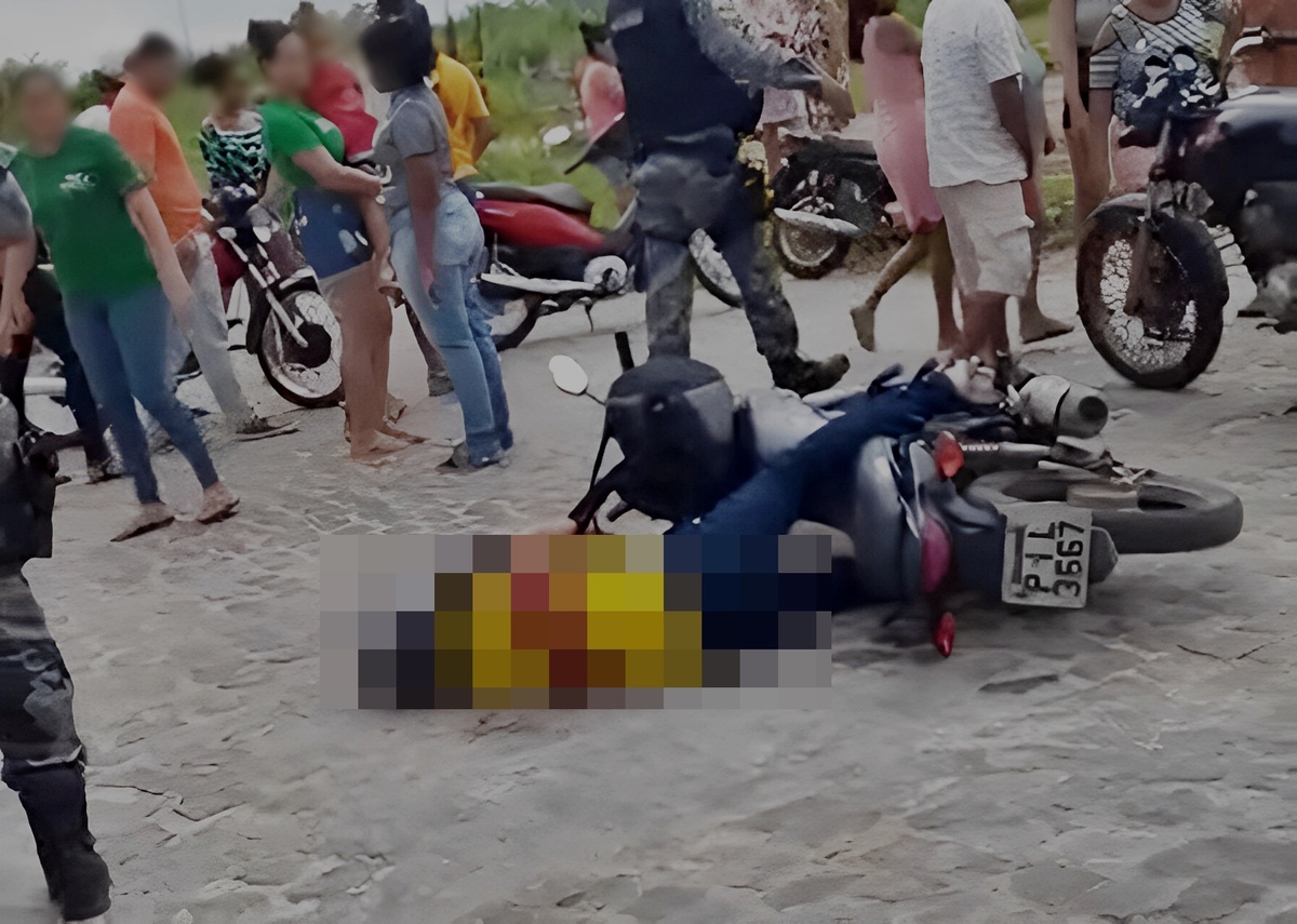 O policial chegou a entregar os pertences ao criminoso antes de reagir