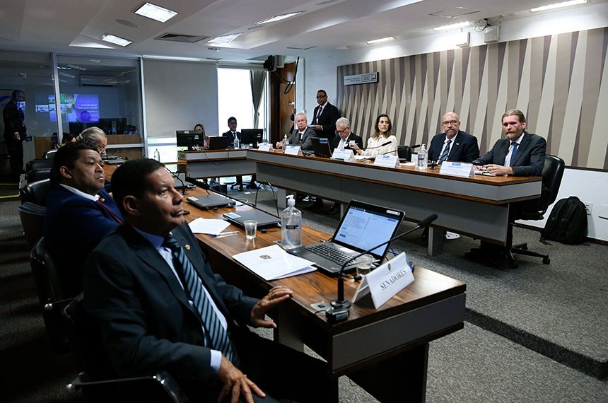 Parlamentares cobram transparência na liberação de crédito rural pelo BNDES