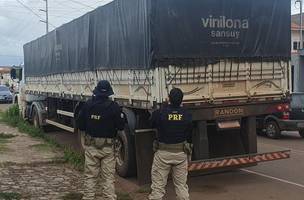 PRF recupera carreta furtada em Minas Gerais (Foto: PRF/Divulgação)