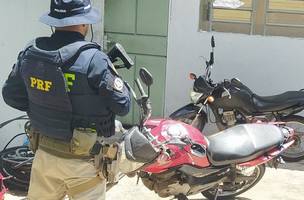 PRF recupera motocicleta roubada há dois dias na cidade de Teresina (Foto: Divulgação)