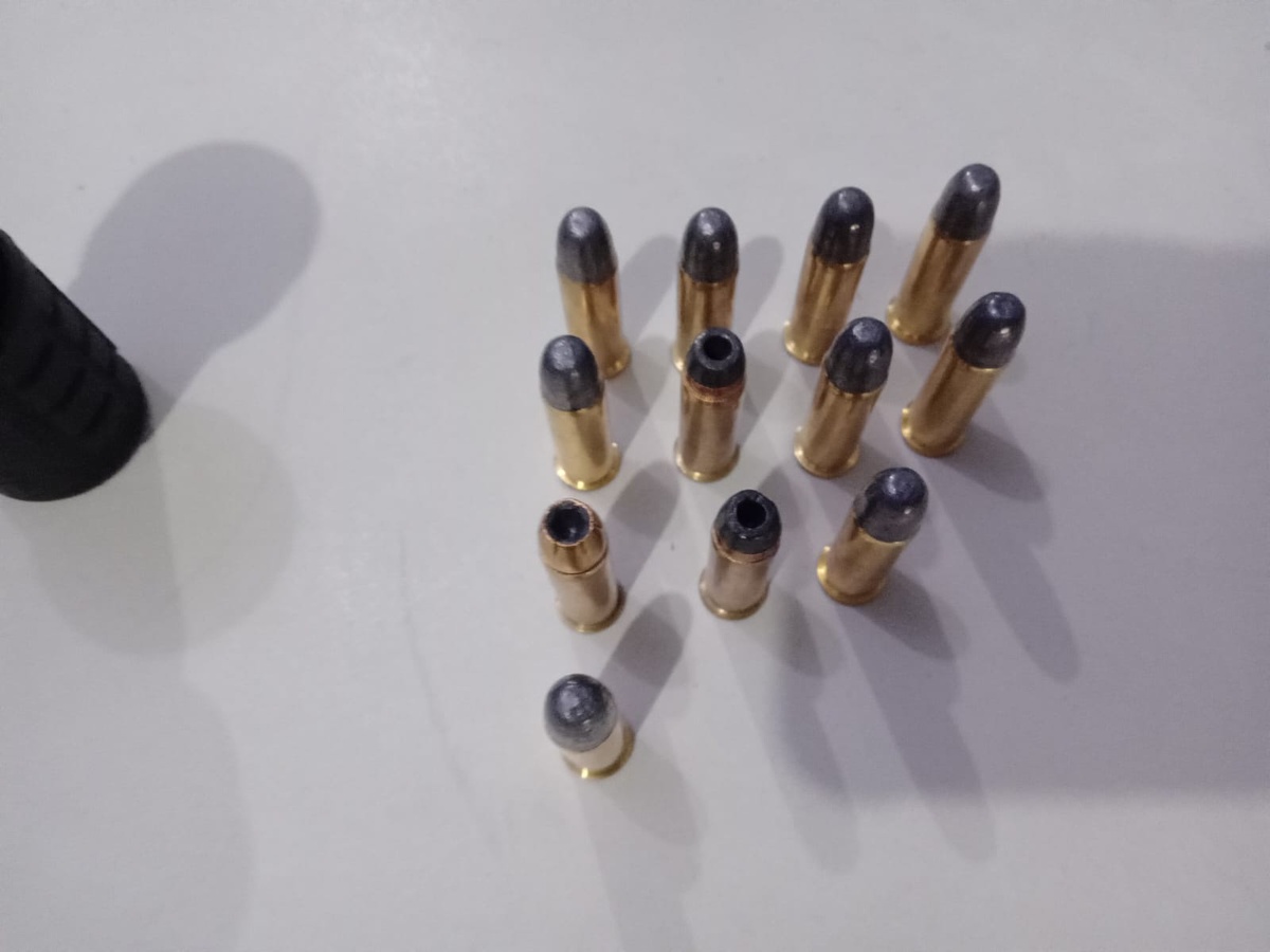 Suspeito de ameaçar esposa e filha com arma é preso no bairro Mafrense