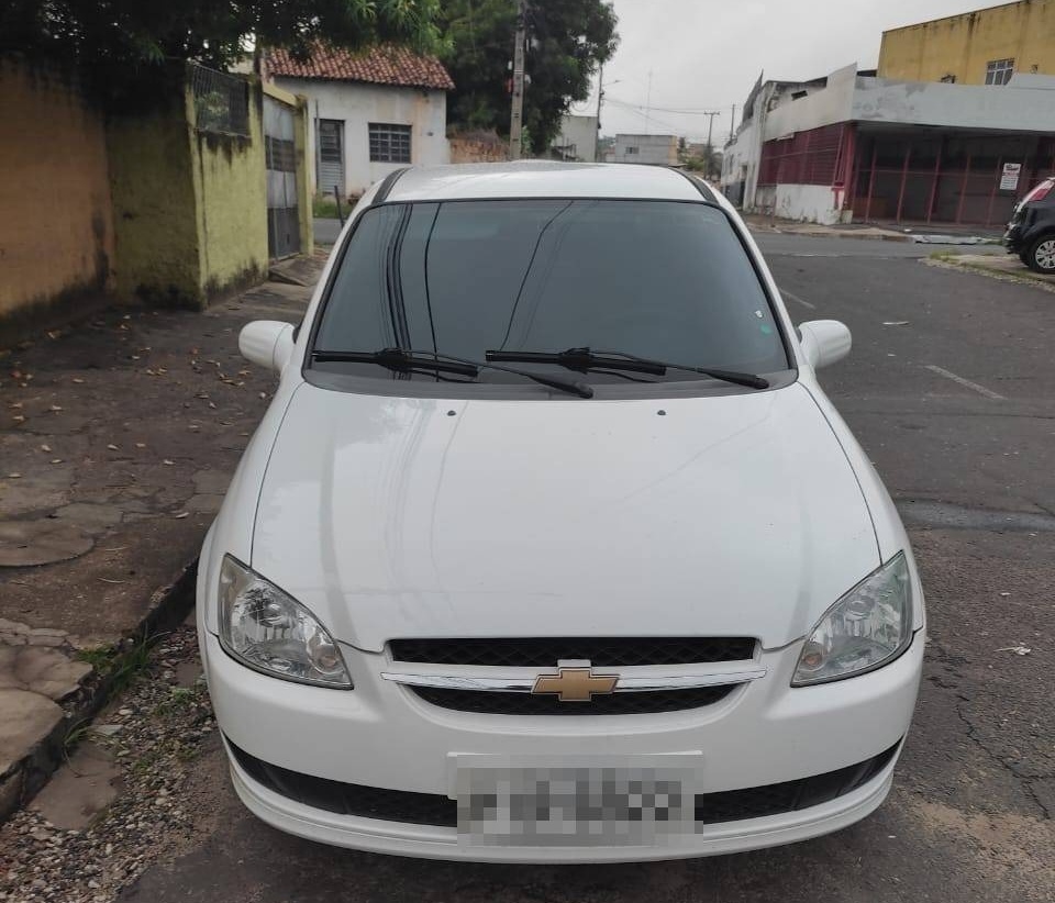Suspeito de roubar carro e R$ 10 mil de residência é preso em Teresina