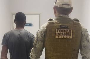 Suspeitos de invadir residência e roubar R$ 19 mil são presos em Nazária (Foto: Divulgação/PM)