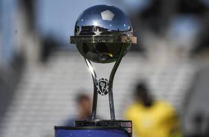 Taça da Copa Sul-Americana (Foto: Staff Images/ CONMEBOL)