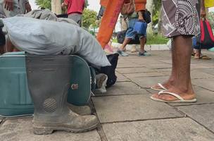 Trabalhadores resgatados em situação semelhante à escravidão em Bento Gonçalves (Foto: Reprodução/RBS TV)