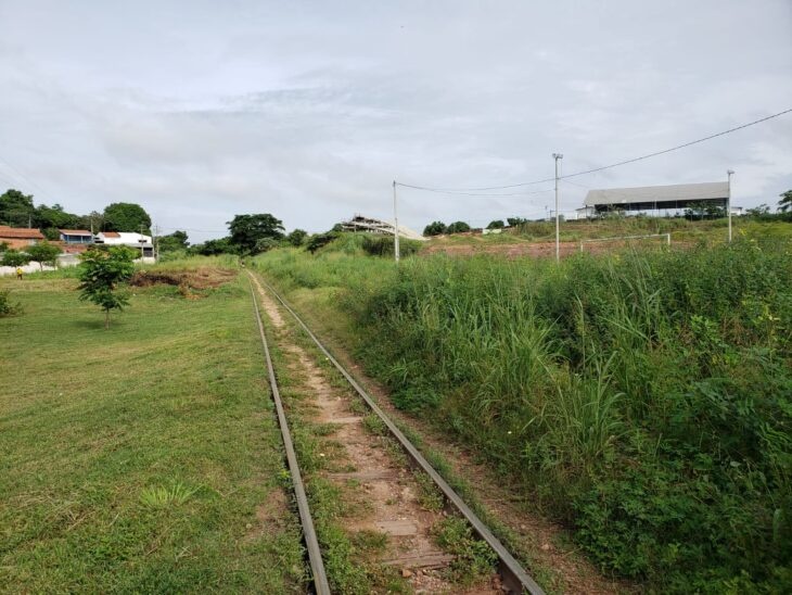 Trecho da linha férrea em Teresina