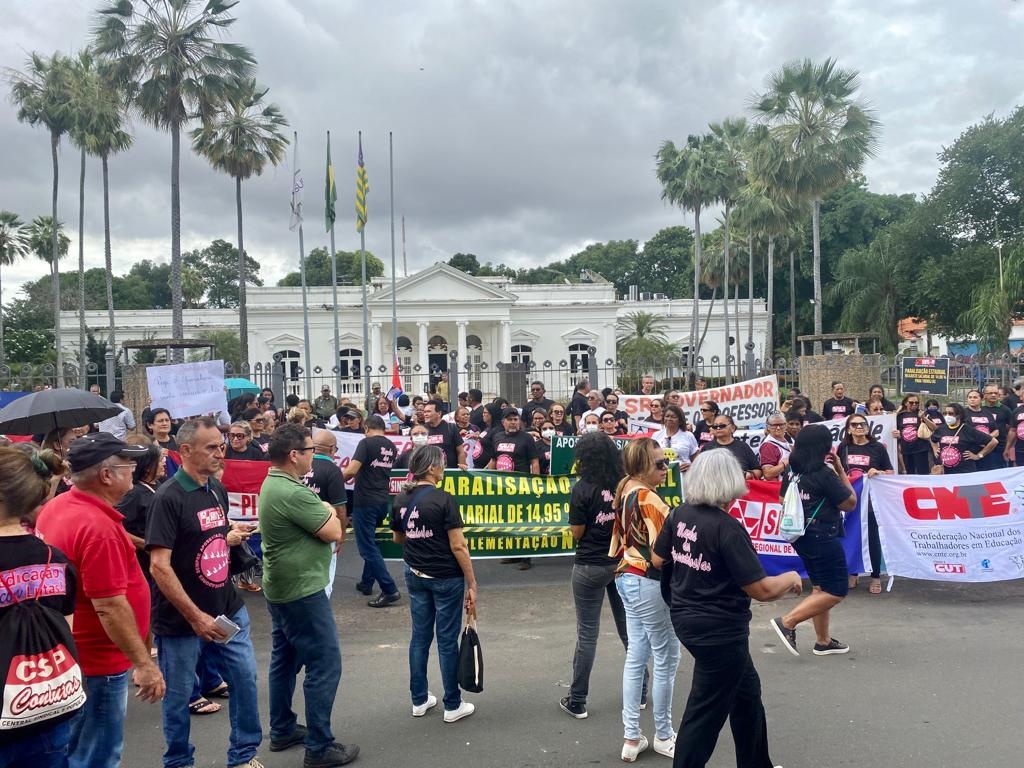Um dia estadual de paralisação por reajuste linear de 14% para toda a categoria