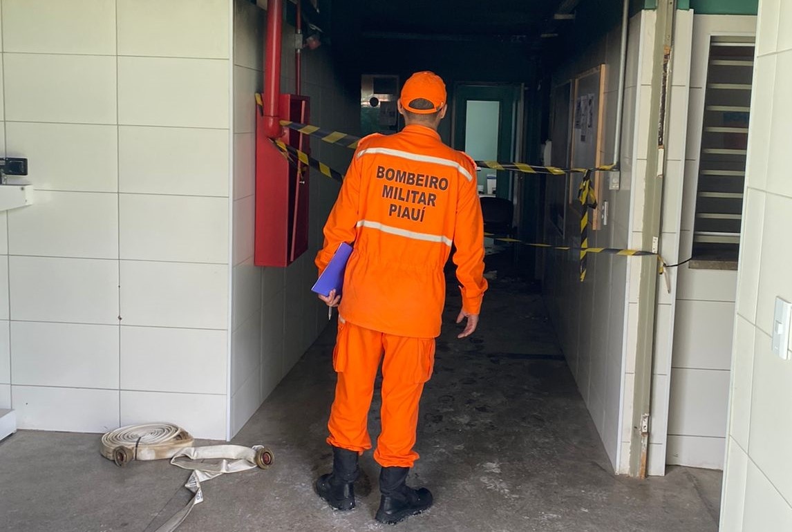 Vistoria do Corpo de Bombeiros no Hospital do Dirceu