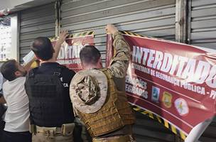 A operação fechou várias lojas suspeitas de venderem aparelhos roubados (Foto: SSP-PI)