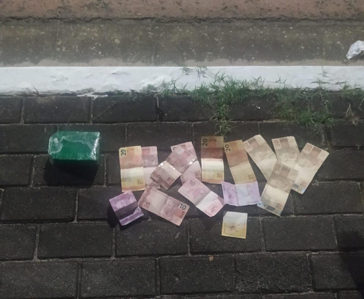 Acusado de homicídios é preso com drogas durante blitz em Teresina