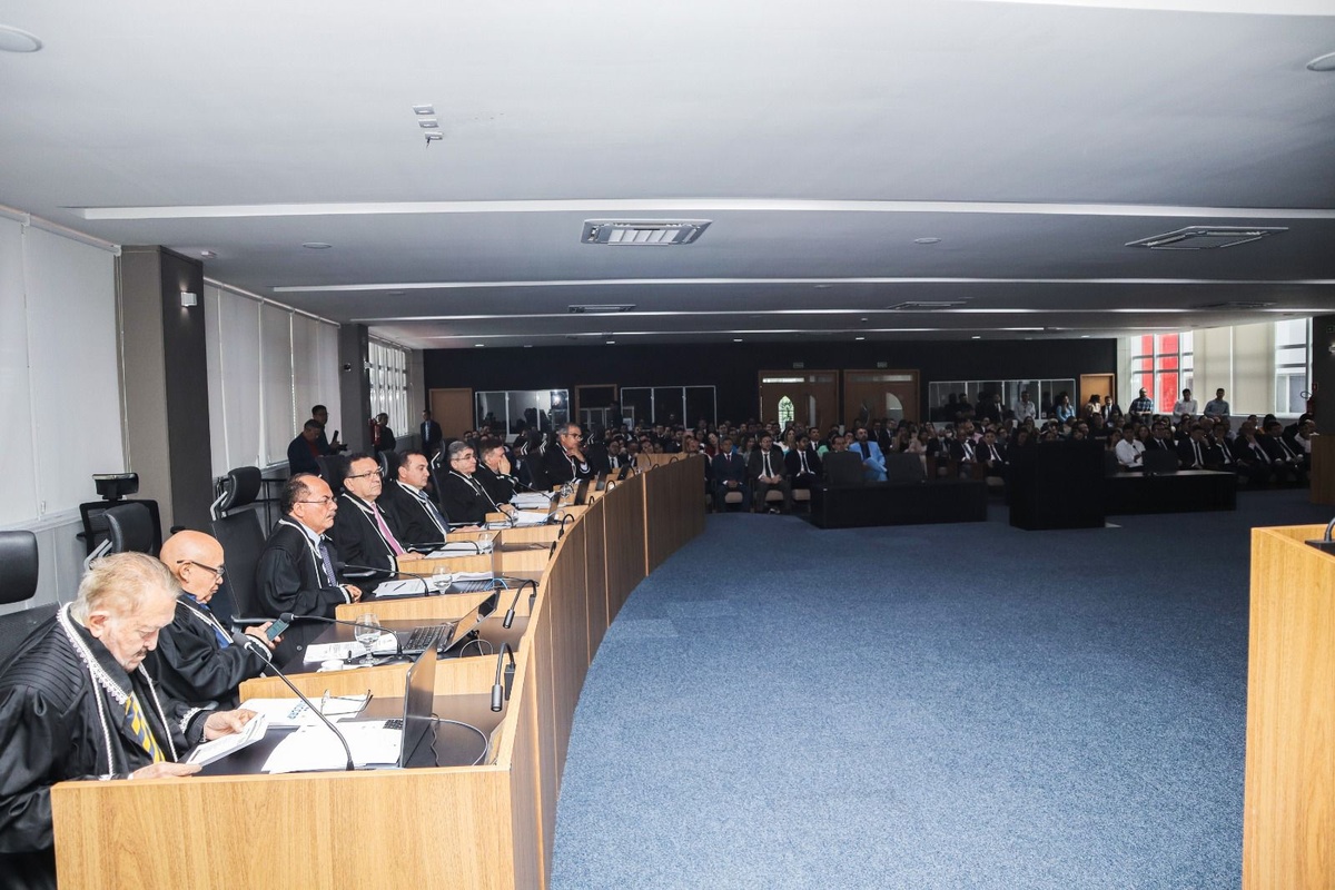 Agrimar obteve 18 votos, Álvaro 14 e Aurélio 13.