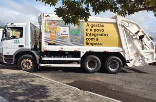 Caminhão do Consórcio Teresina Ambiental (CTA) (Foto: PMT/Divulgação)