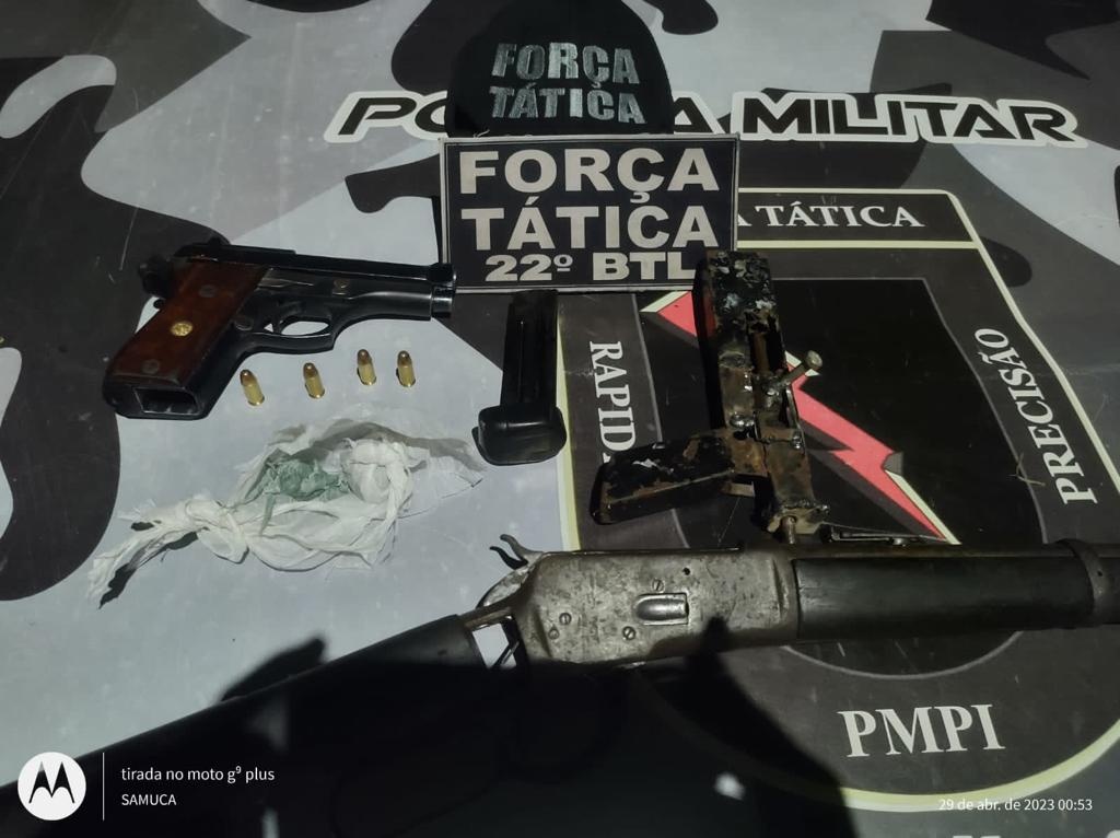 Itens encontrados pela PM depois de denúncia anônima