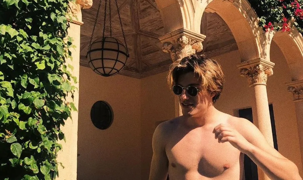 Jake Bongiovi, filho do cantor Jon Bon Jovi e de Dorothea Hurley