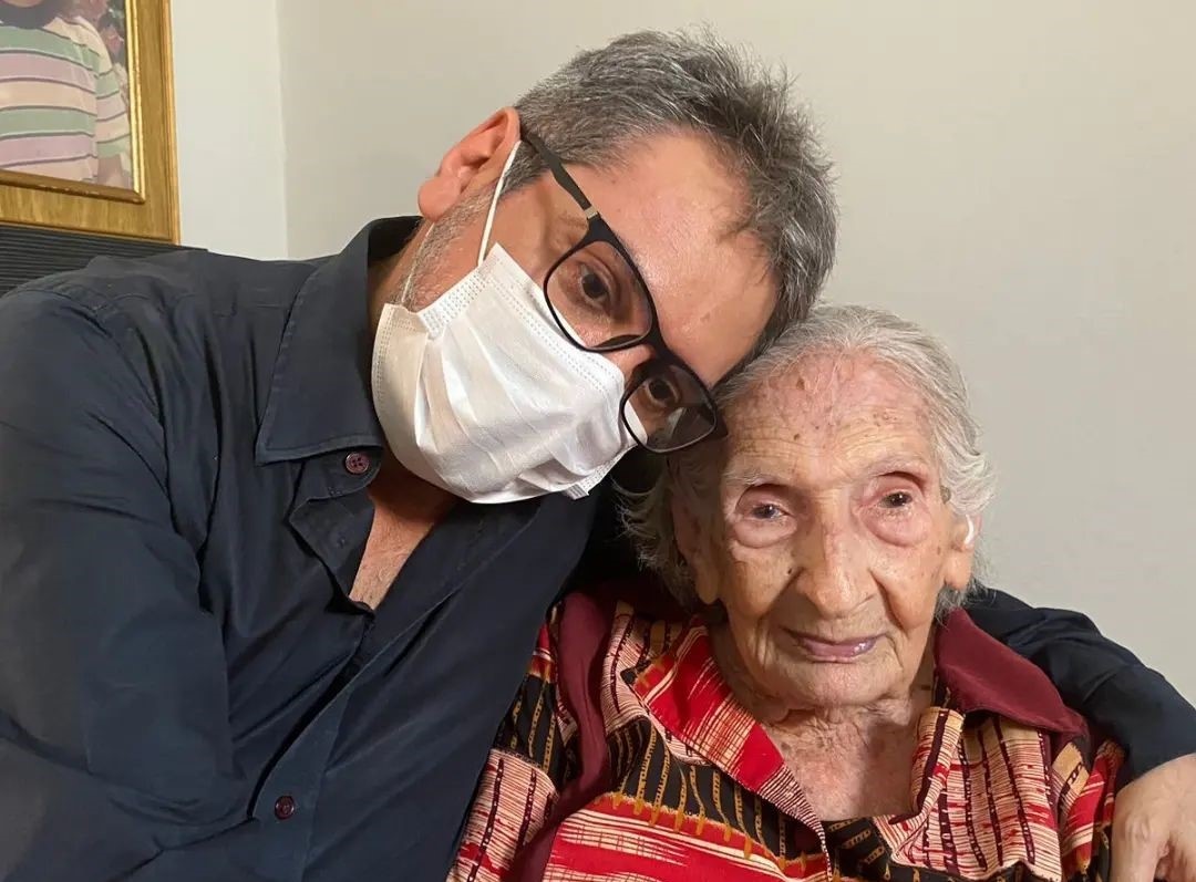 João Claudio Moreno com sua mãe 'Dona Raimundinha'.
