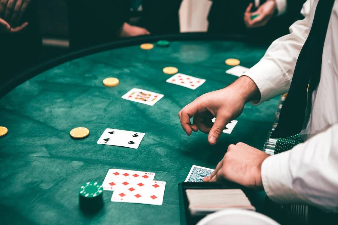 Comparativa: Ruleta vs Blackjack - Juegos de Casino