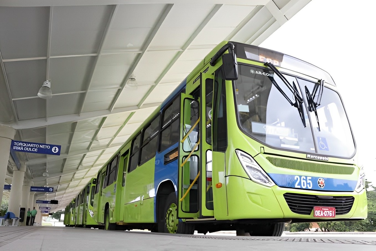 Ônibus faixa azul