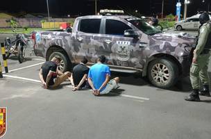 Polícia prende suspeitos de assalto dentro de supermercado em Teresina (Foto: Divulgação/PM)