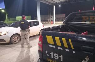 PRF recupera no Piauí veículo roubado em Pernambuco (Foto: PRF/Divulgação)