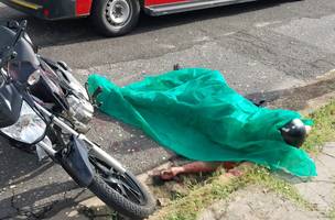 Suspeito de assalto é morto por vítimas, no Centro de Teresina (Foto: Reprodução)