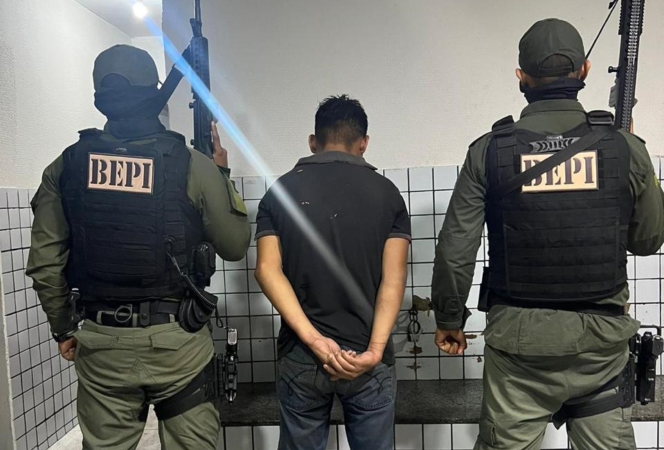 Suspeito de assalto é preso depois de perseguição com a Polícia Militar