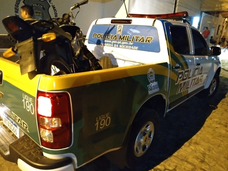 A moto foi apreendida e o suspeito foi detido por receptação