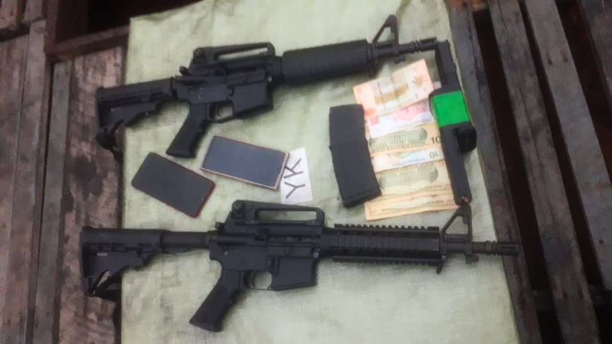 Armamentos apreendidos durante a operação integrada