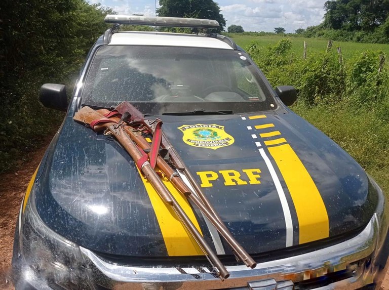 Armas apreendidas na abordagem