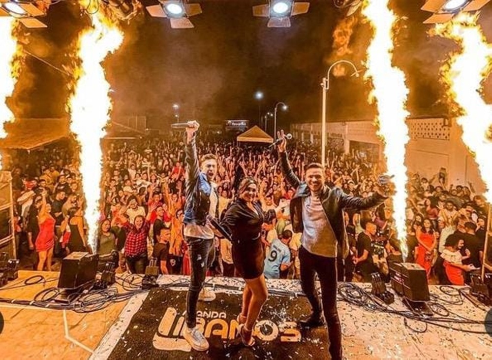 Banda Líbanos faz a festa da Secretaria de Turismo no interior