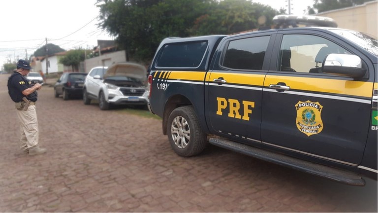 Carro apreendido em Timon