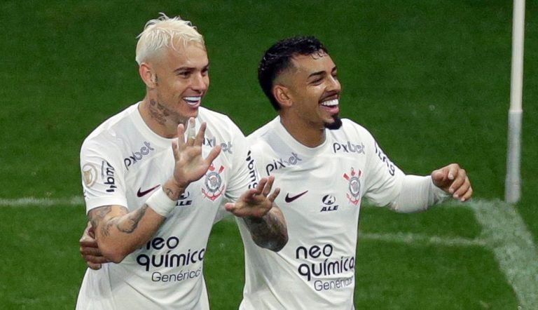Corinthians vence o Flu e sai da zona de rebaixamento