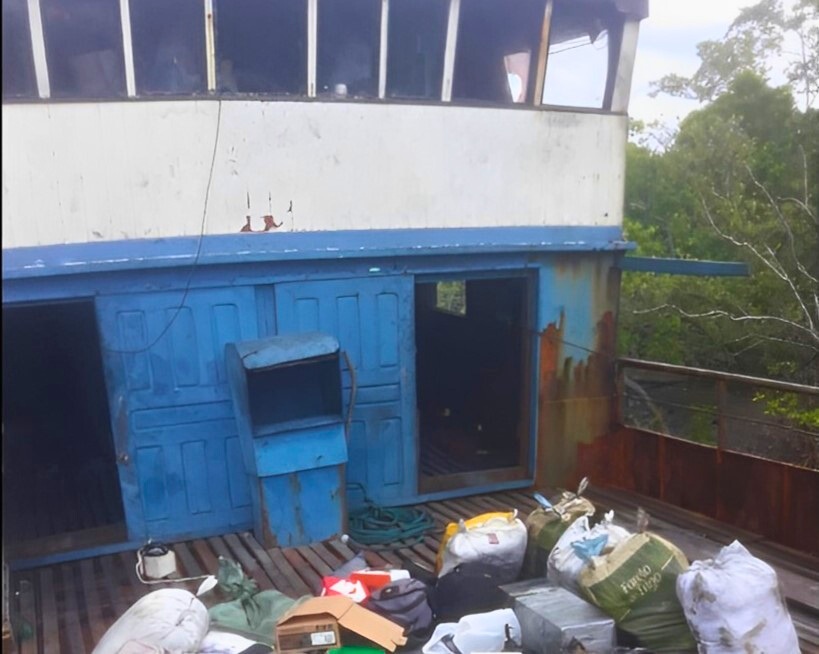Embarcação apreendida junto com produtos contrabandeados