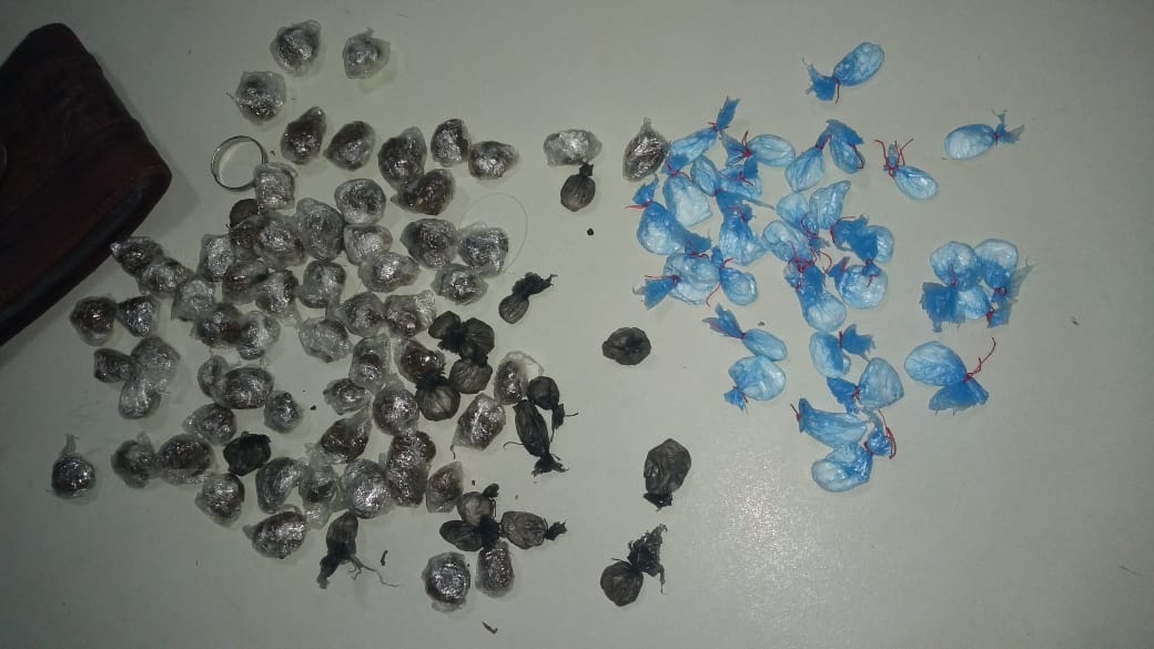 Entorpecentes apreendidos com os suspeitos