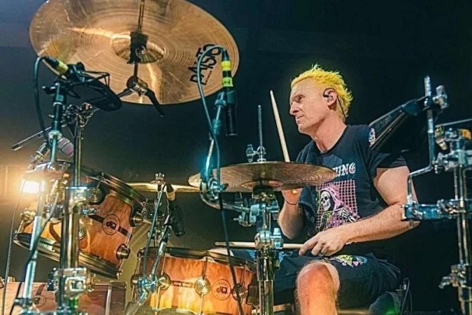 Foo Fighters anuncia Josh Freese como novo baterista da banda