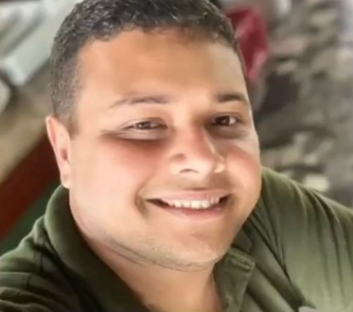 Gordinho do Peixe, o covarde agressor de Pamela. Ele é aposentado por invalidez pelo INSS, mas nas horas de folga um covardão