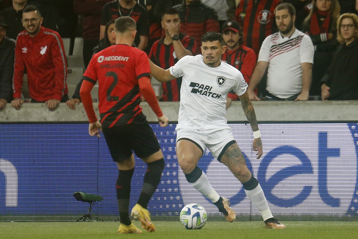 O Athletico-PR conseguiu virar o jogo e venceu a partida