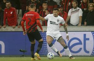 O Athletico-PR conseguiu virar o jogo e venceu a partida (Foto: Vítor Silva/ BFR)