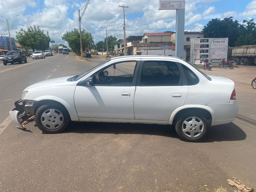 O motorista do carro não sofreu lesões