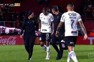Paulinho sai machucado (Foto: Reprodução Rede Globo)